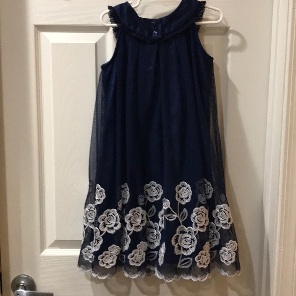 Dress - Picture 2 of 4
